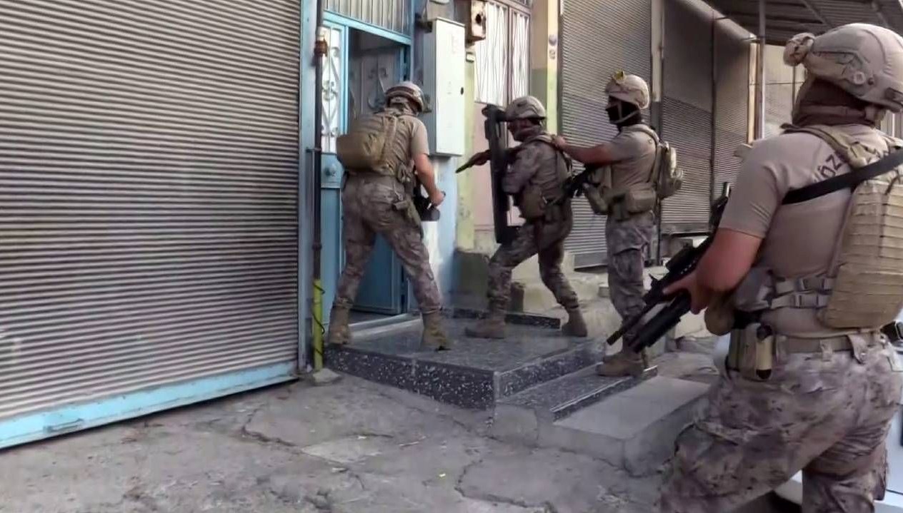 gaziantepte aranan sahislara operasyon 10 gozalti 8BQmZGyO