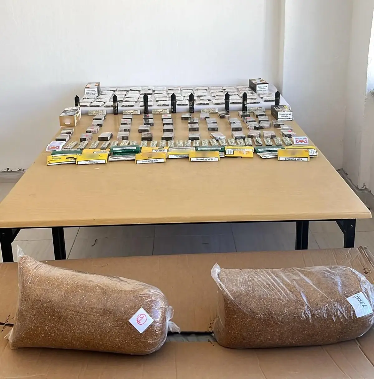 mersinde uyusturucu ve kacak tutun baskini nykiGMnv