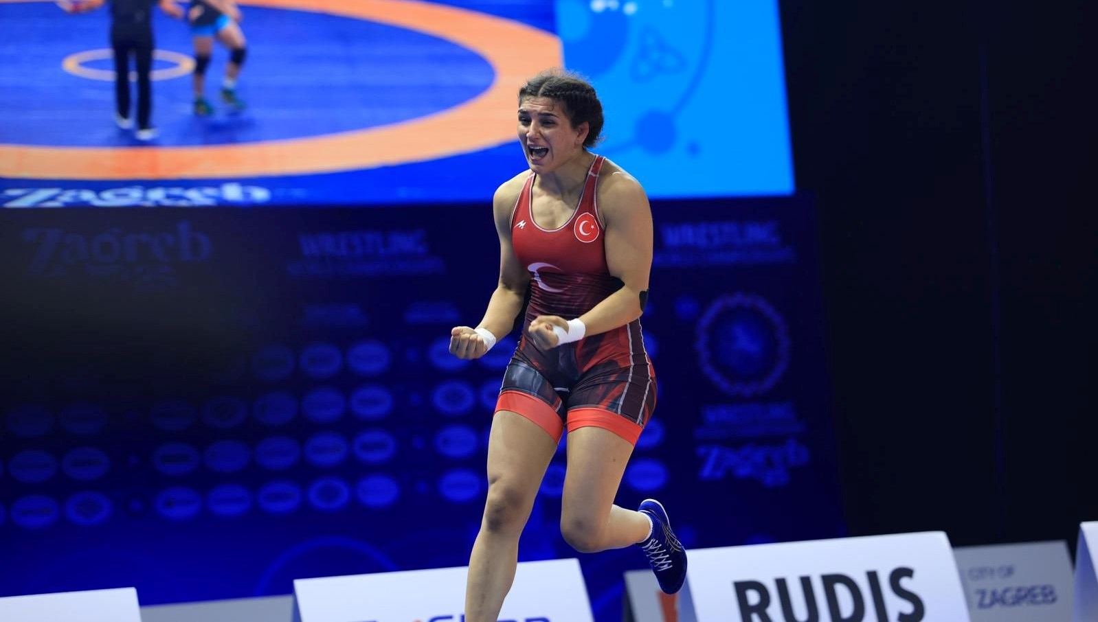 nesrin bastan dunya gures sampiyonasinda gumus madalya UUEgR9NL