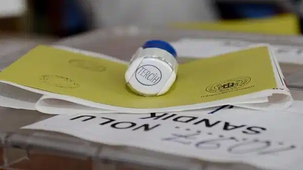 carpici secim anketi sonucu chp birinci dem parti mhpyi gecti gPCgjkQO.jpg