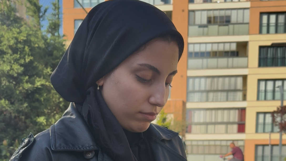 istanbulda basortulu ogrenciye hocasindan hakaret bu sekilde temizlikciye benziyorsun dMuNZtEb.jpg