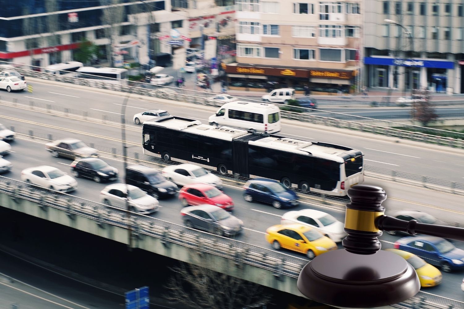 trafik kavgasinda esini yanlislikla olduren sanik icin beraat karari verildi cOQbZWcK.jpg