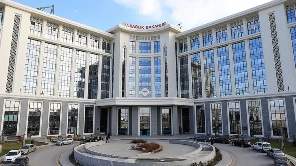 Hastanelerin Tehlike Sınıfı Düşürülmedi: “Çok Tehlikeli İşyeri” Statüsü Sürüyor