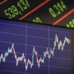 piyasalar-tedirgin-bekleyis-bir-yandan-enflasyon-bir-yandan-ateskes-rbROHTPX