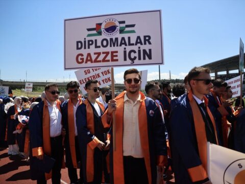 Mezuniyet Töreninde Filistin’e Destek